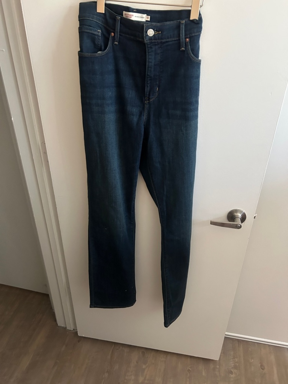 Levi Dark Blue Women’s Jeans - Classic Slim Fit - size 18